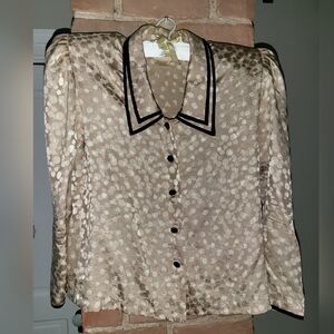 Vintage Designer Julie Francis, size 8, beige 100% Silk Blouse